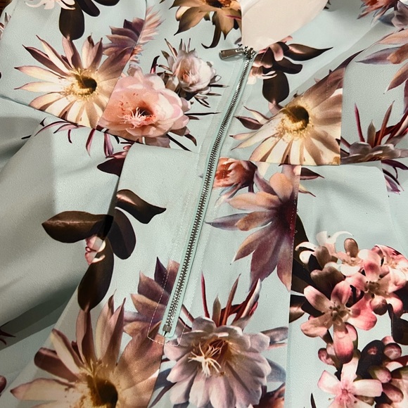 A line dress - Picture 4 of 4